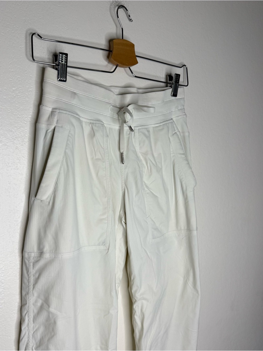 Lululemon Dance Studio Pants Bone Fill Length Sz 4 - Picture 3 of 8